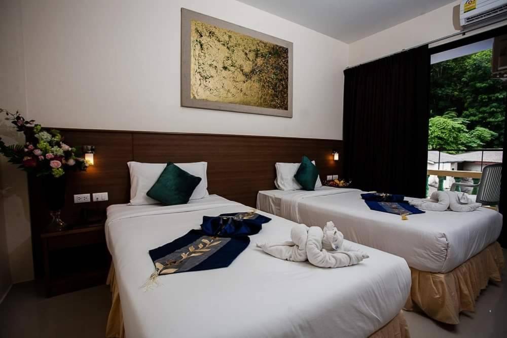 Royal Waves Hotel Patong Extérieur photo