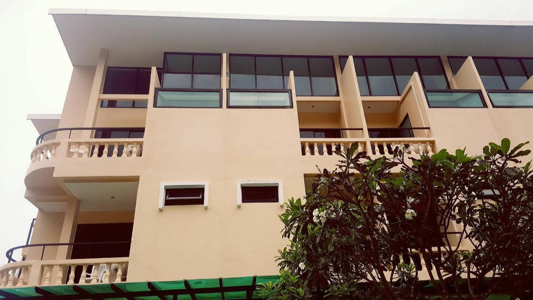 Royal Waves Hotel Patong Extérieur photo