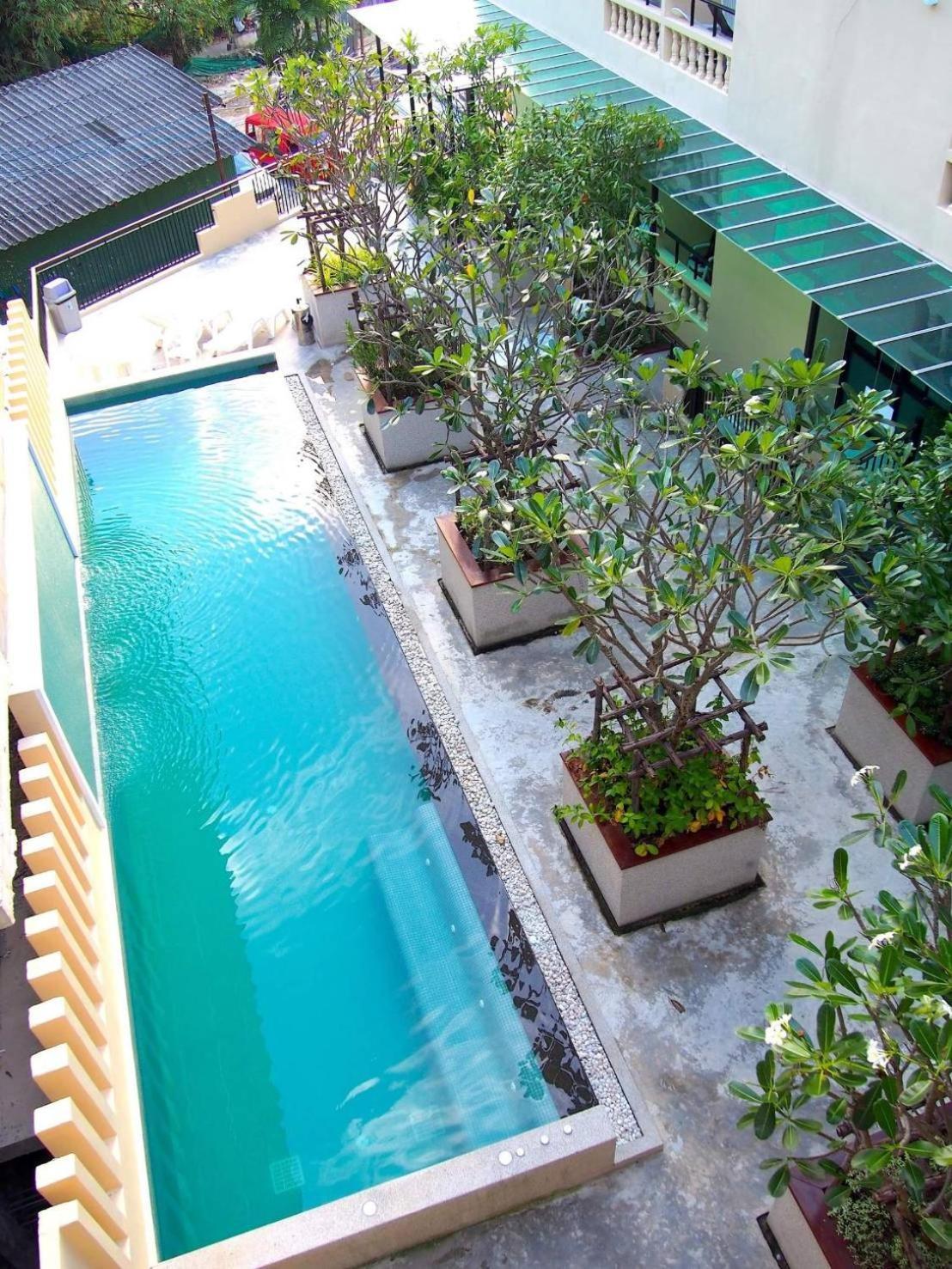 Royal Waves Hotel Patong Extérieur photo