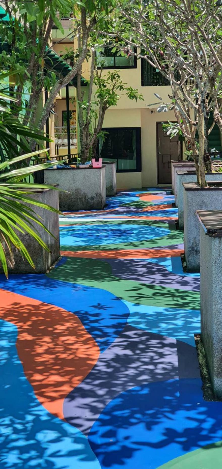 Royal Waves Hotel Patong Extérieur photo